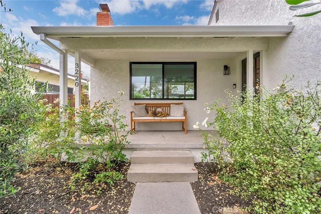 3220 Iroquois Ave., Long Beach
