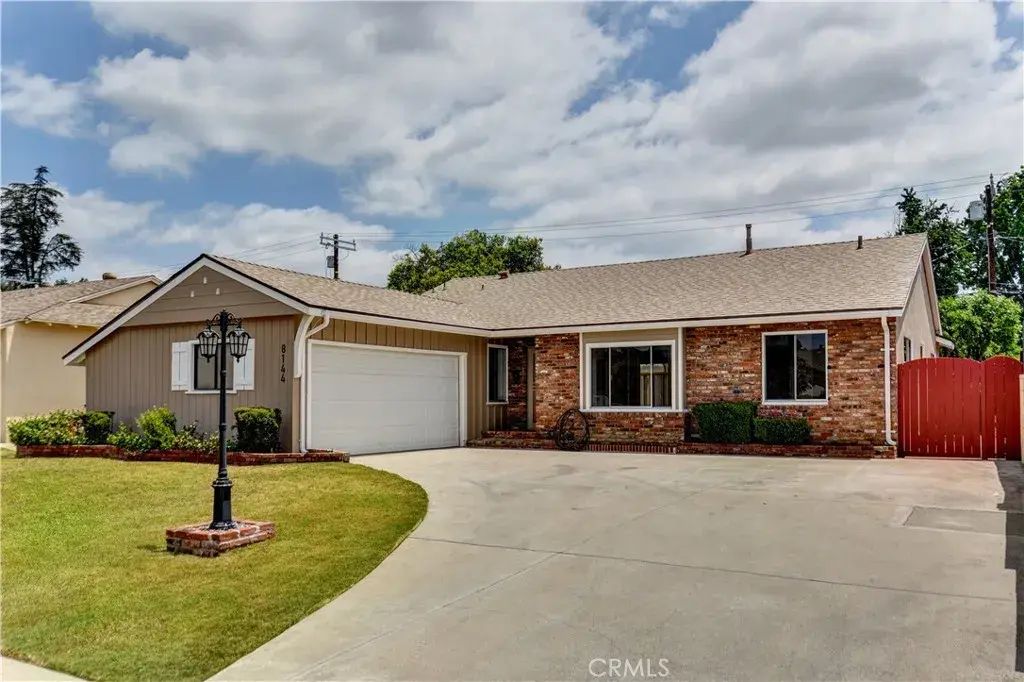 8144 Irondale Avenue, Winnetka