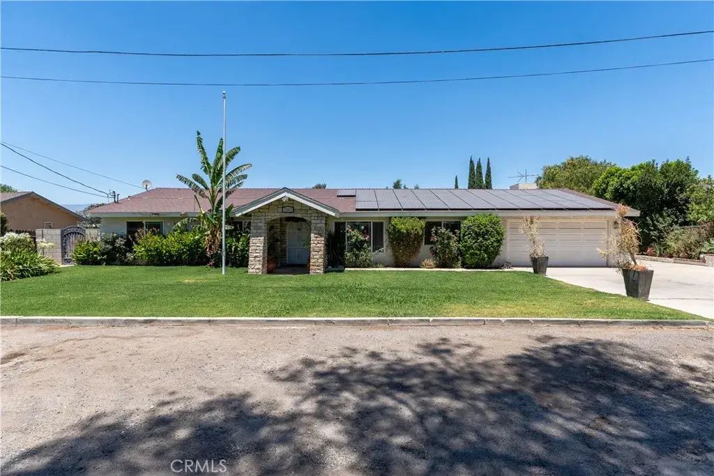 10865 Wagon Train Ln, Jurupa Valley