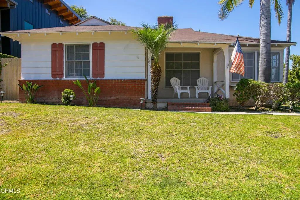 7601 Flight Avenue, Los Angeles