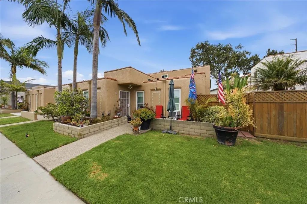 206 Portland Avenue, Huntington Beach