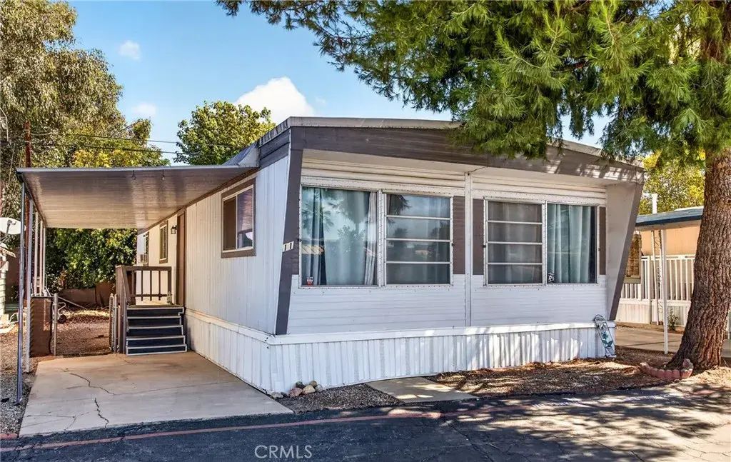 12813 7th 11, Yucaipa