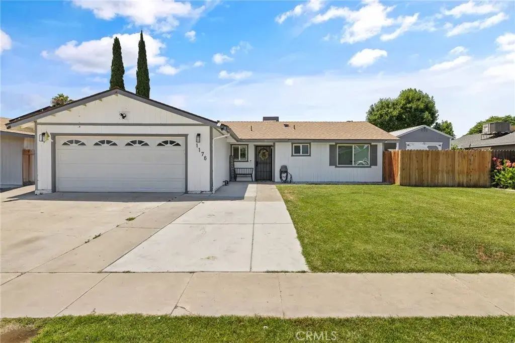 1176 Robin Avenue, Hanford
