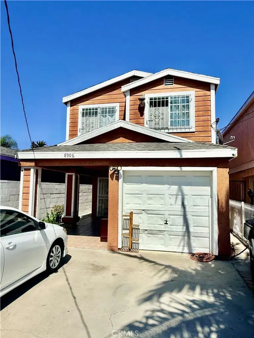 8906 Elm, Los Angeles