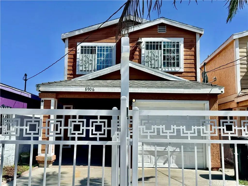 8906 Elm, Los Angeles