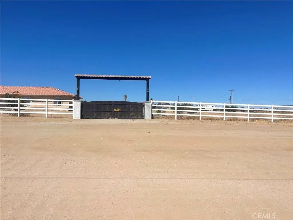 11164 White Road, Victorville