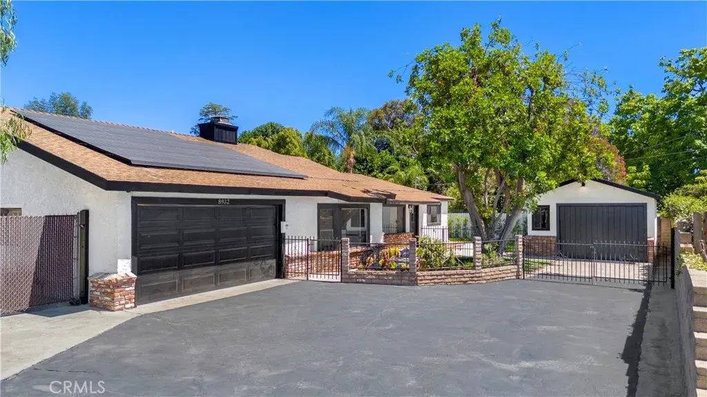 8932 Mclennan, Northridge