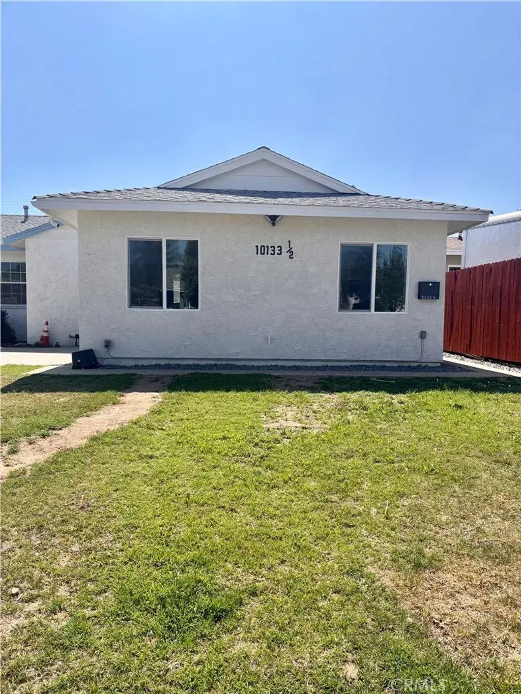 10133 Kester, Mission Hills (san Fernando)