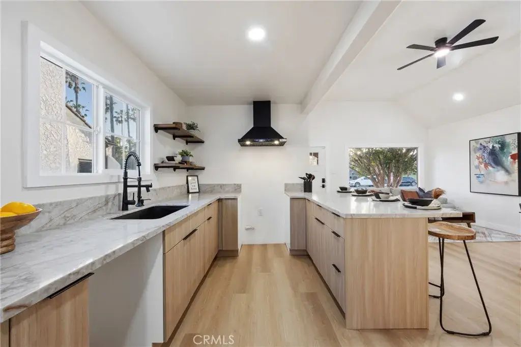 5612 S Rimpau, Los Angeles