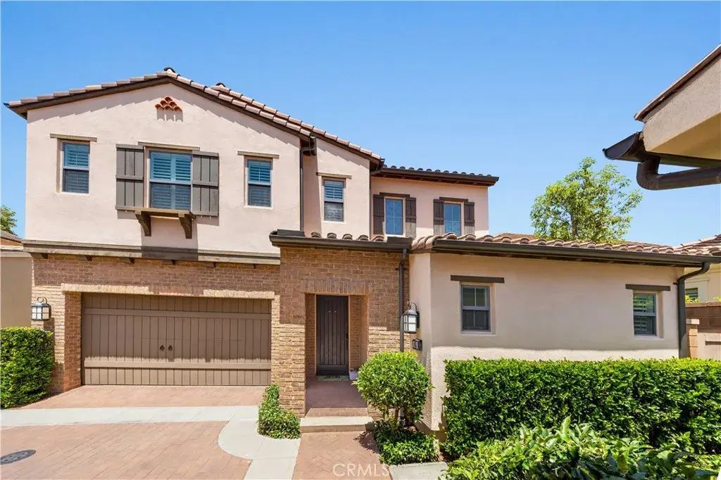 68 Henson, Irvine