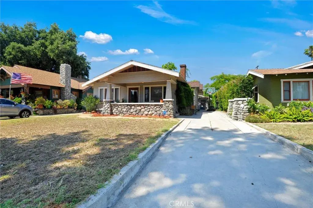 551 E Columbia, Pomona