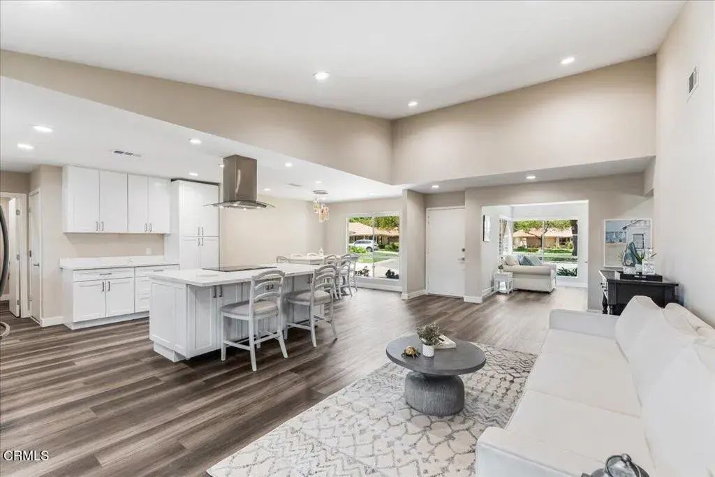 13201 Village 13, Camarillo