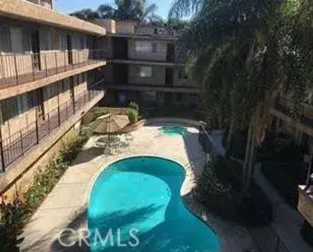 8505 Columbus Avenue 211, North Hills