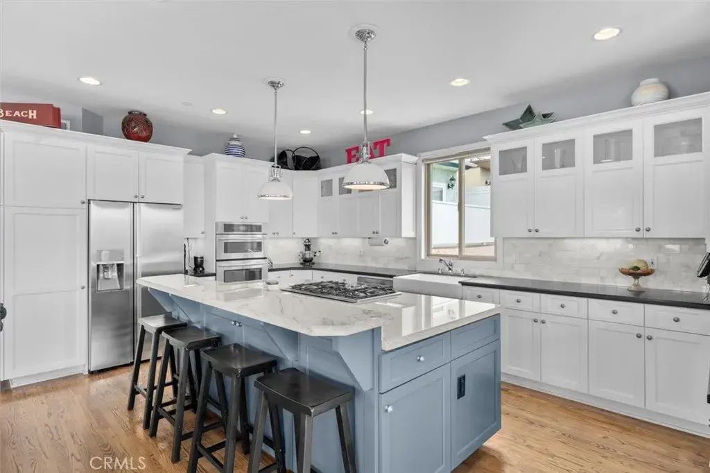 614 Manhattan Beach Boulevard, Manhattan Beach