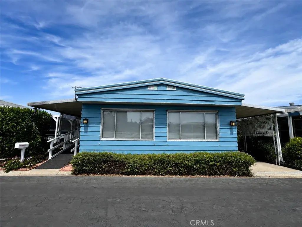 8811 Canoga 223, Canoga Park