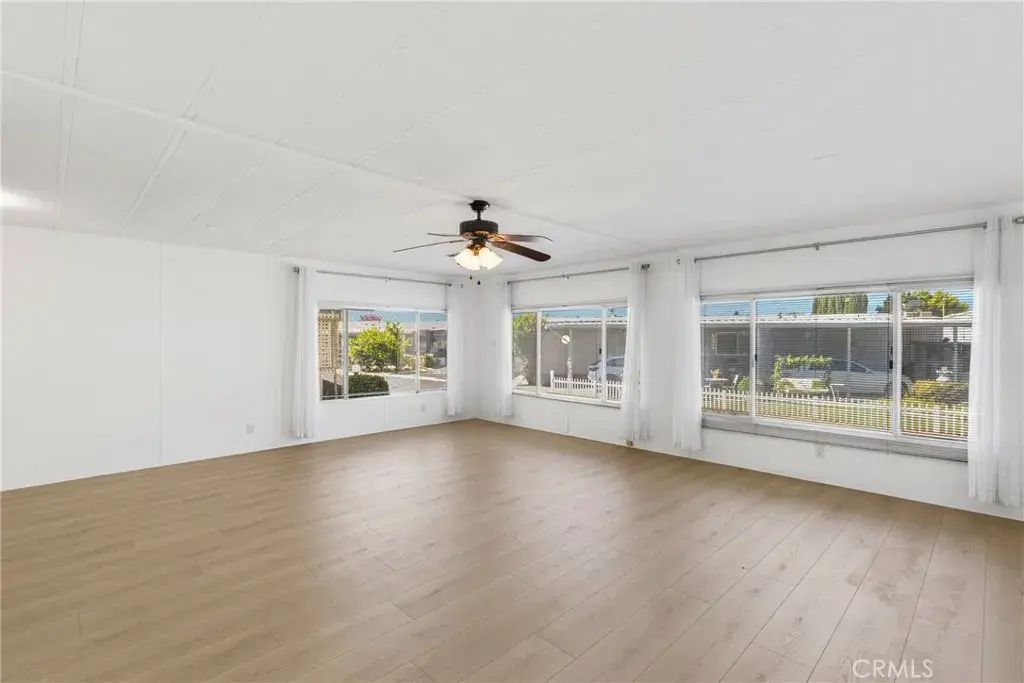 8811 Canoga 223, Canoga Park