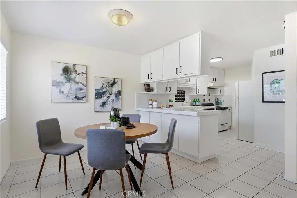 25930 Narbonne 137, Lomita