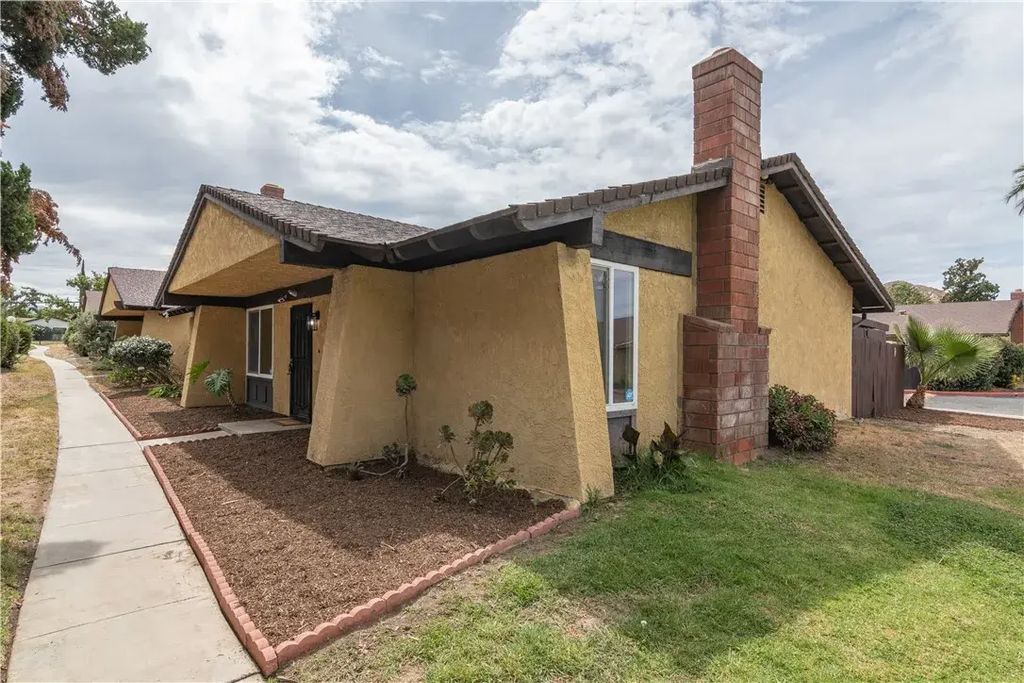 1231 S Buena Vista, Hemet