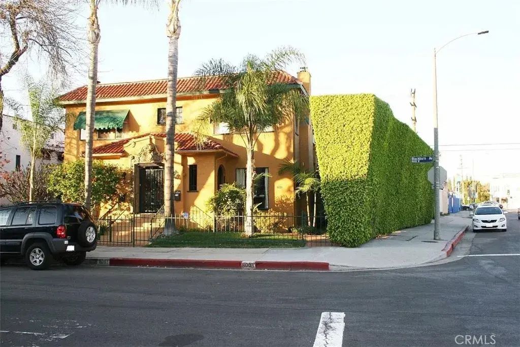 8001 Blackburn 1/2, Los Angeles