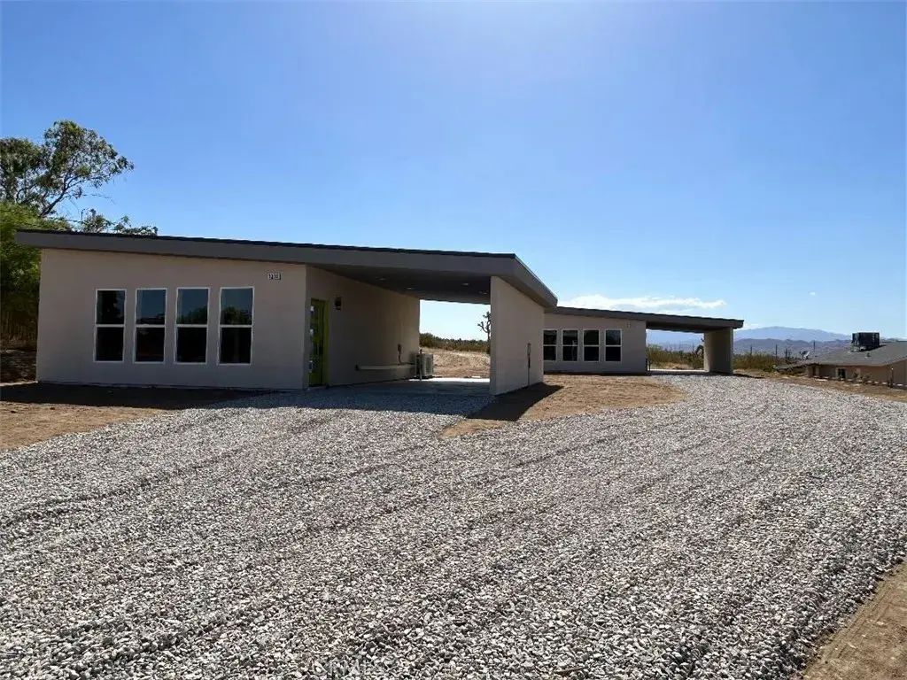 7374 Olympic Road, Joshua Tree