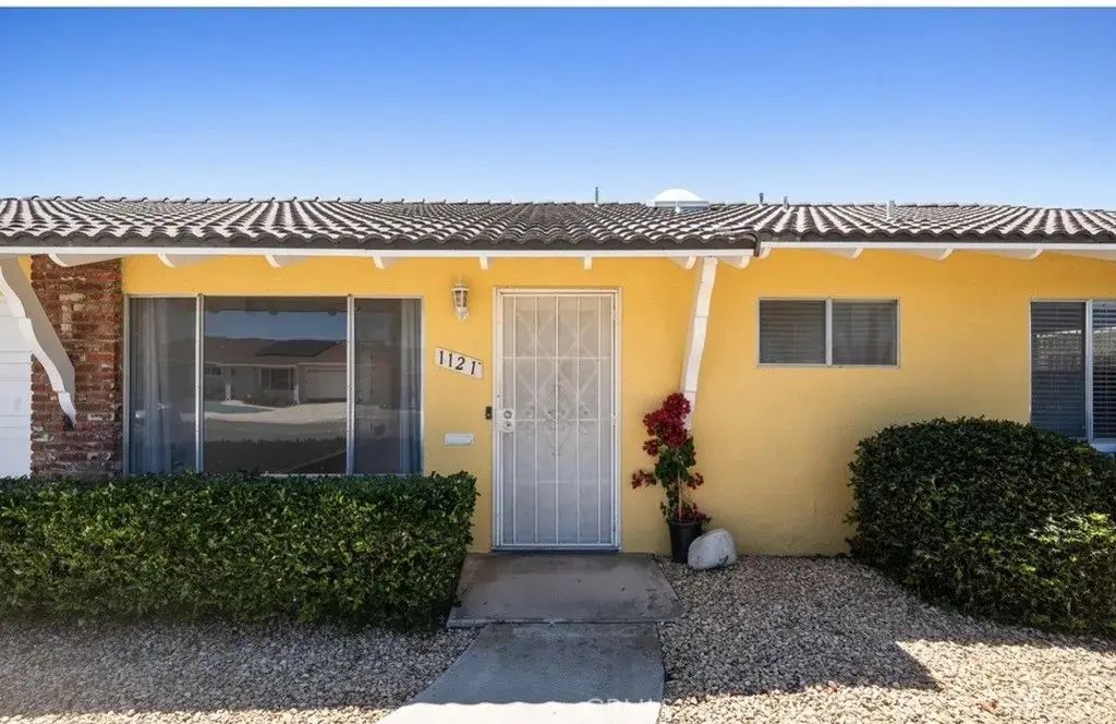 1121 W Mayberry, Hemet