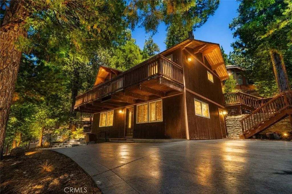 392 Pioneer, Lake Arrowhead