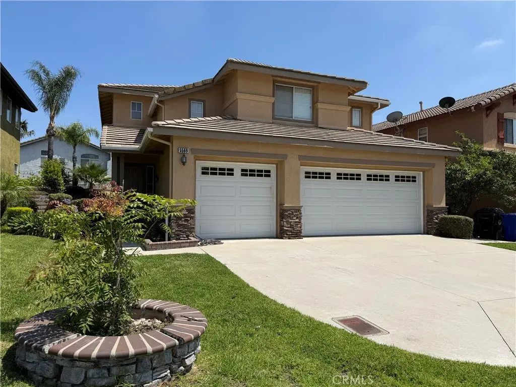 5569 Hunt Club Dr, Fontana