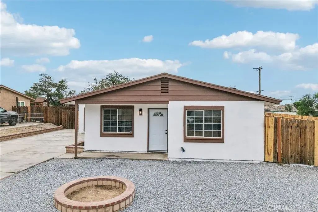 15535 Fresno, Victorville