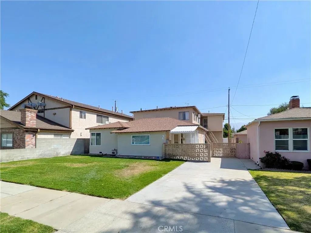 652 N Whitnall Highway, Burbank