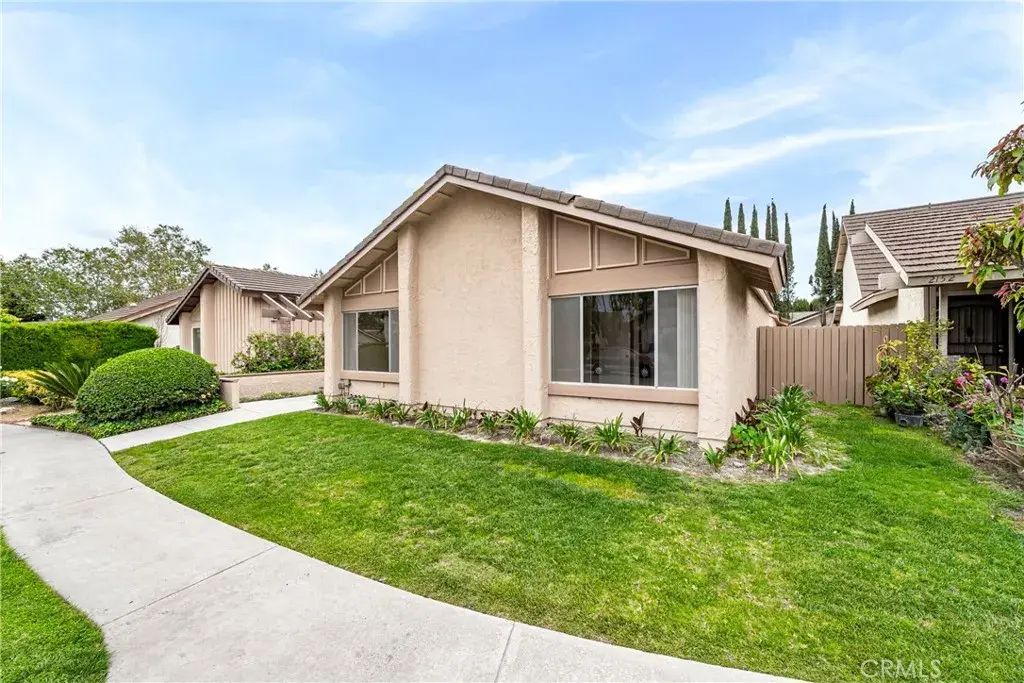 2162 Sweetbriar Road, Tustin
