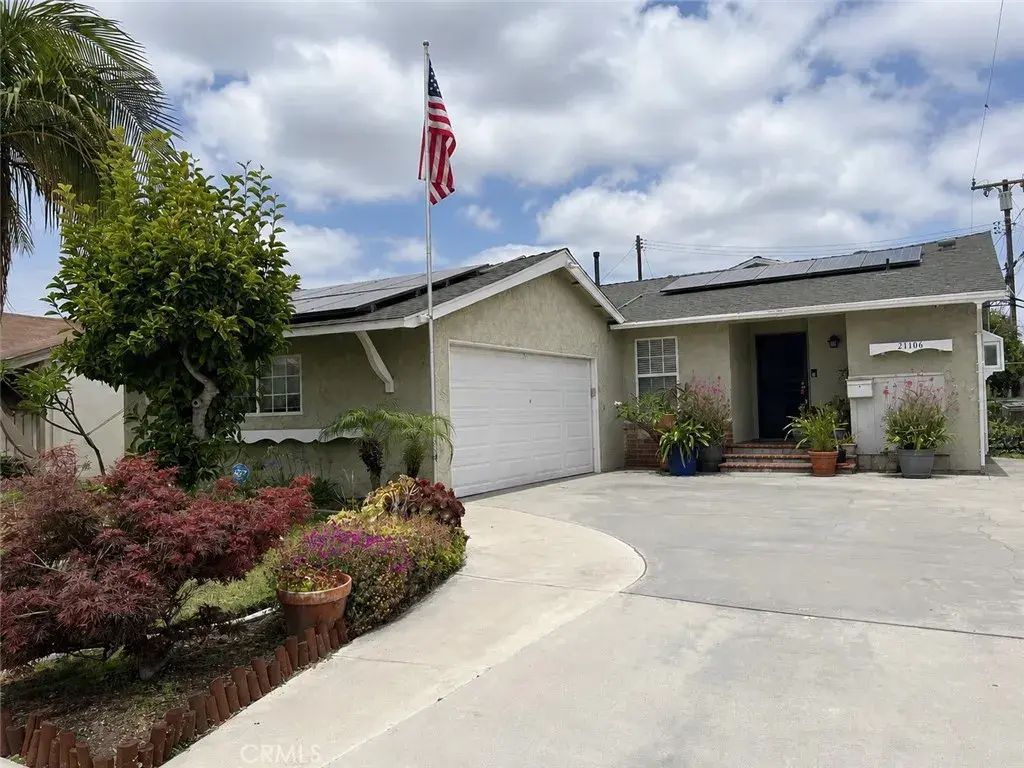 21106 Wardham, Lakewood