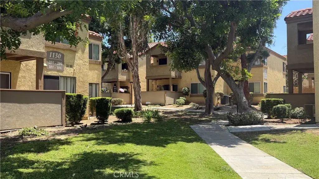 1140 W Blaine Street 101, Riverside