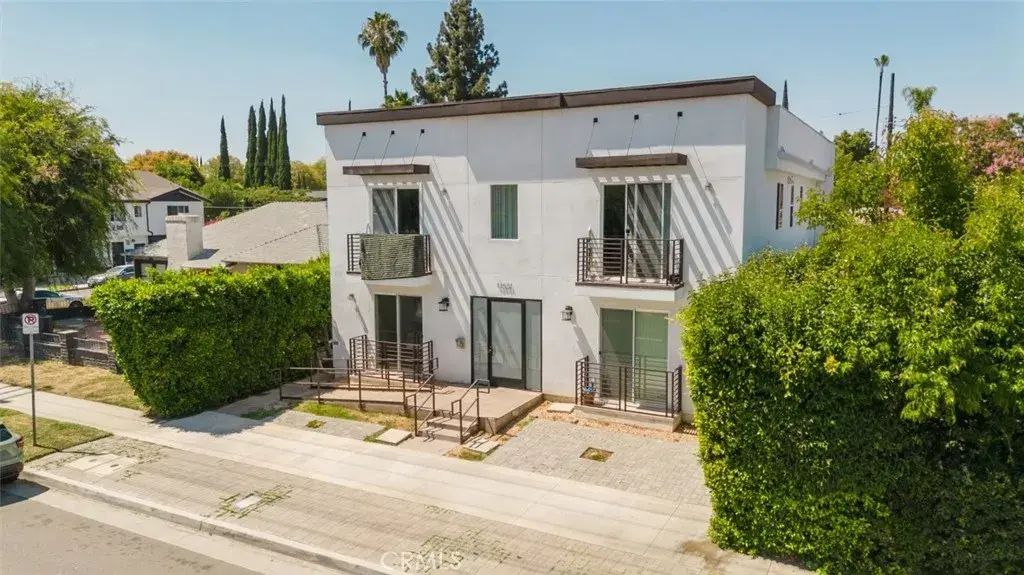 13551 Burbank Boulevard 1, Van Nuys
