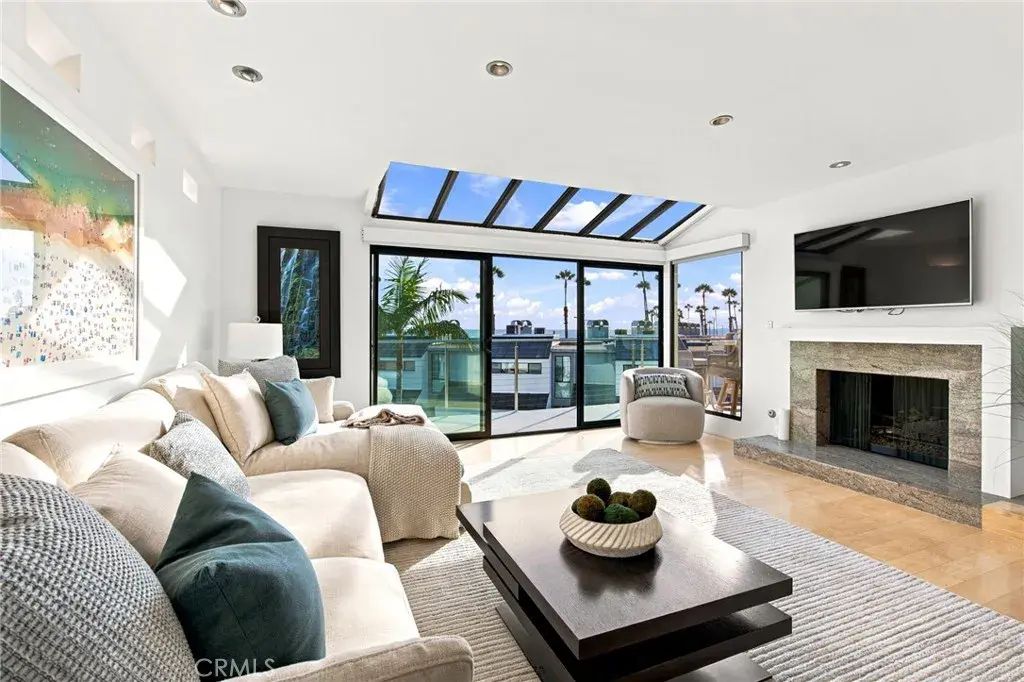 28 Sea Colony Drive, Santa Monica