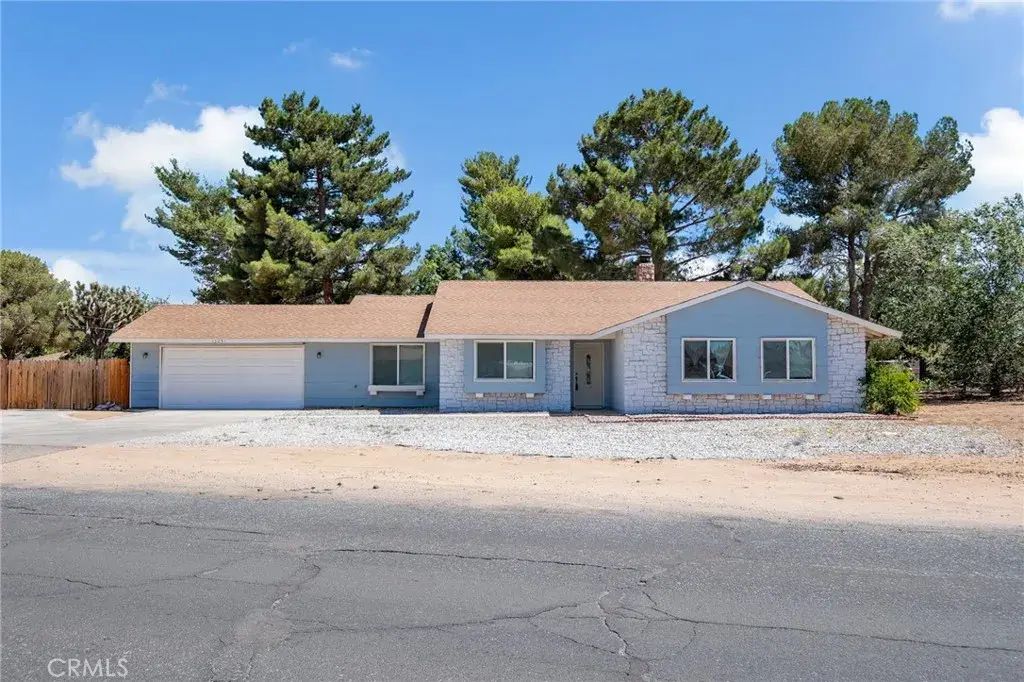 13251 Winona, Apple Valley