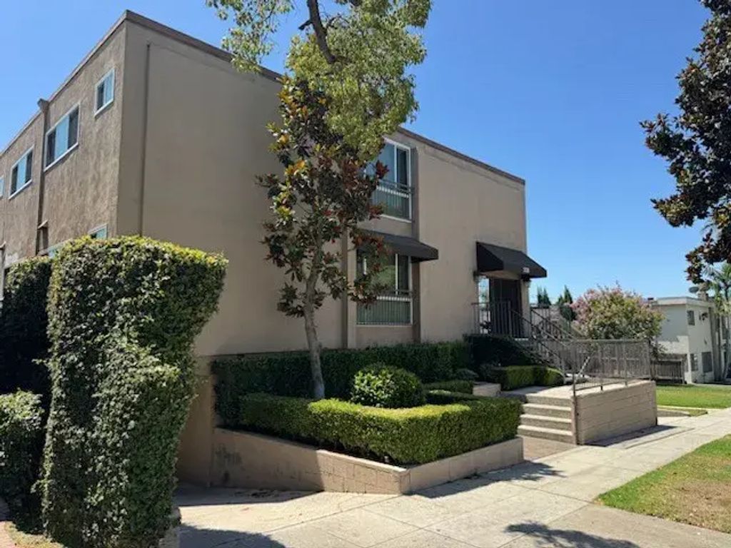 528 E Verdugo, Burbank