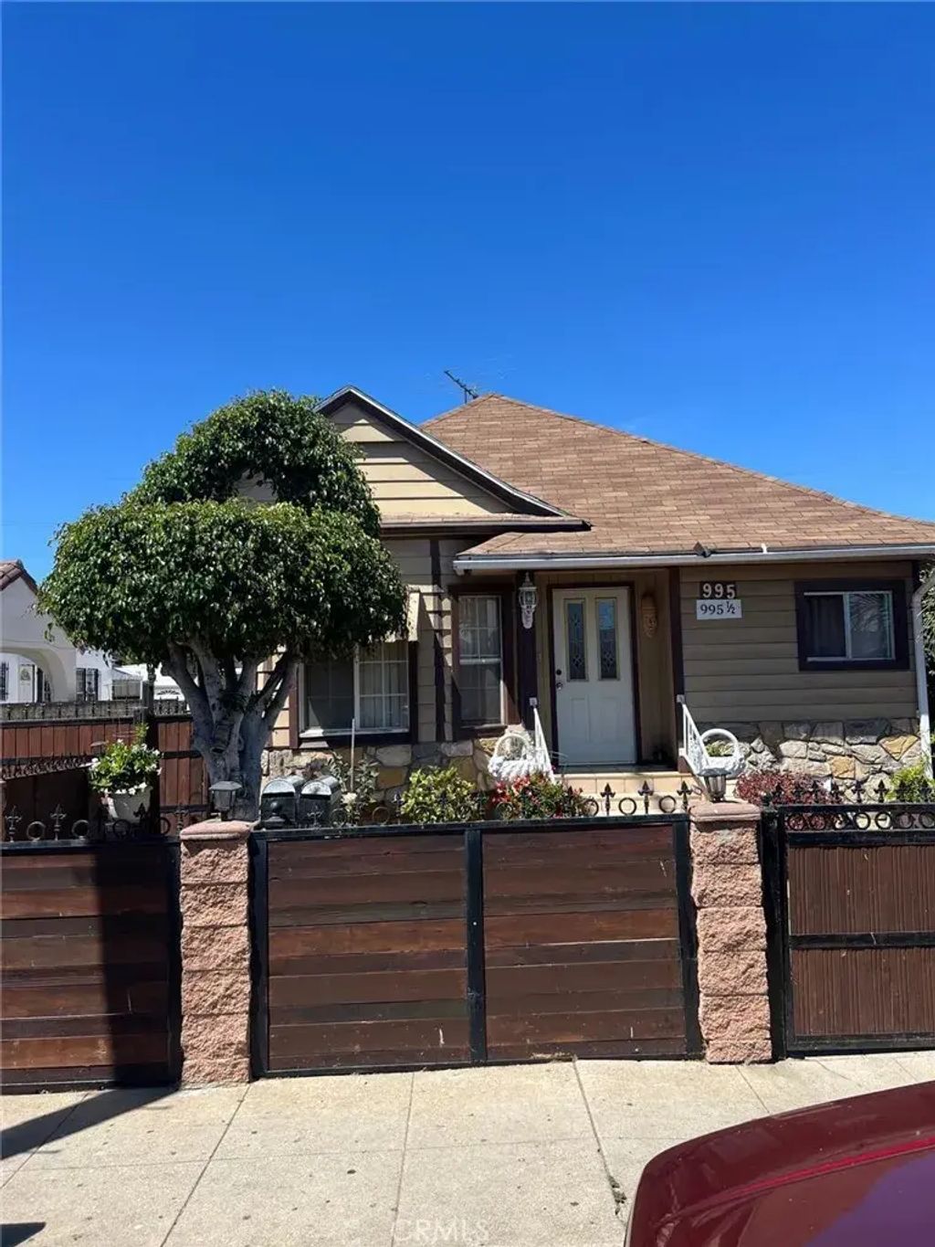 995 E 55th Street, Los Angeles