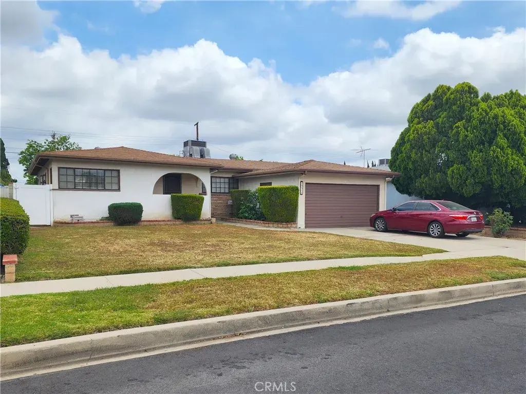 10014 Gaviota, Granada Hills