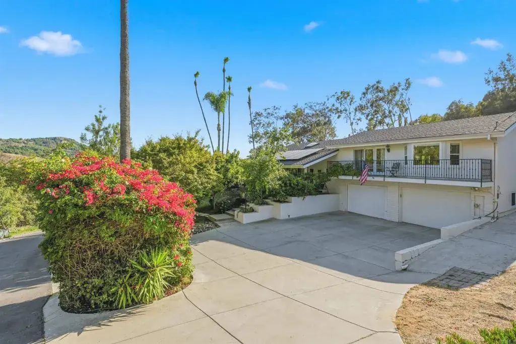 3830 Lake Garden Drive, Fallbrook