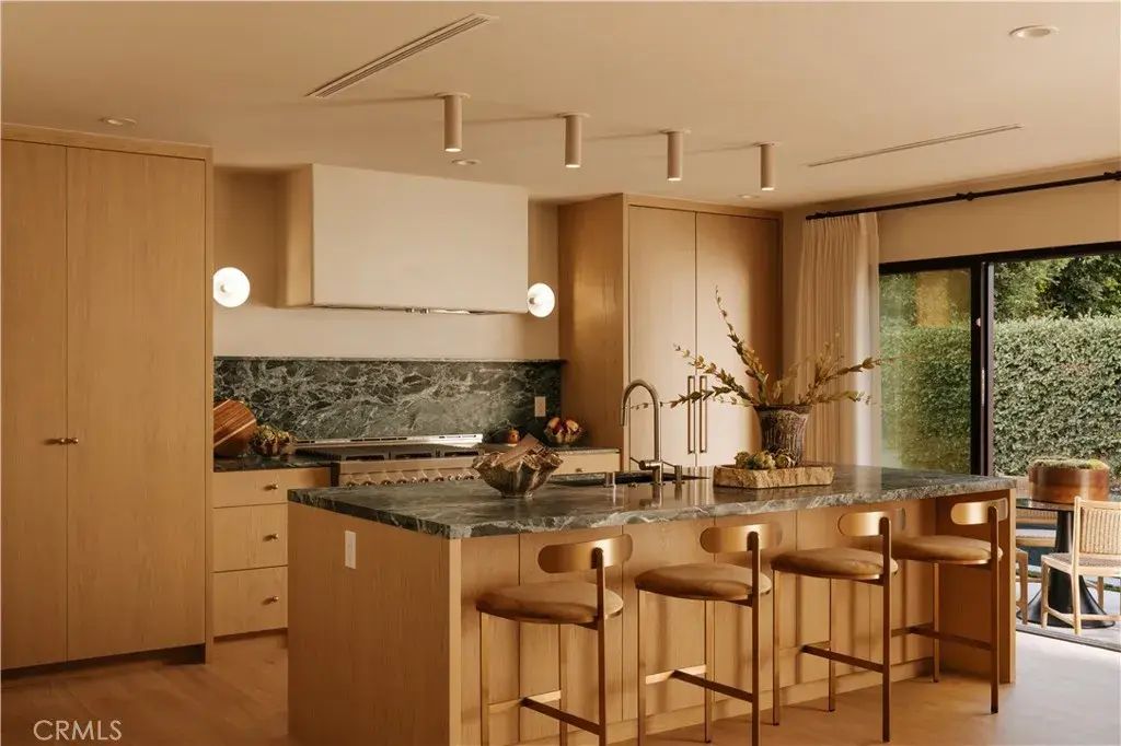 5267 Ventura Canyon Avenue, Sherman Oaks