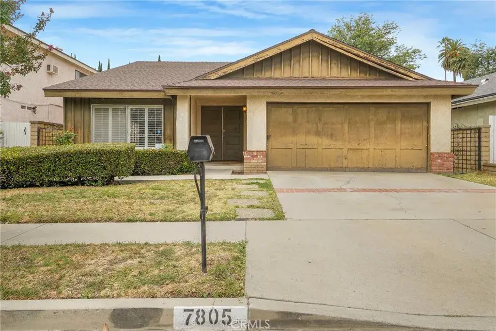 7805 Comanche Avenue, Winnetka