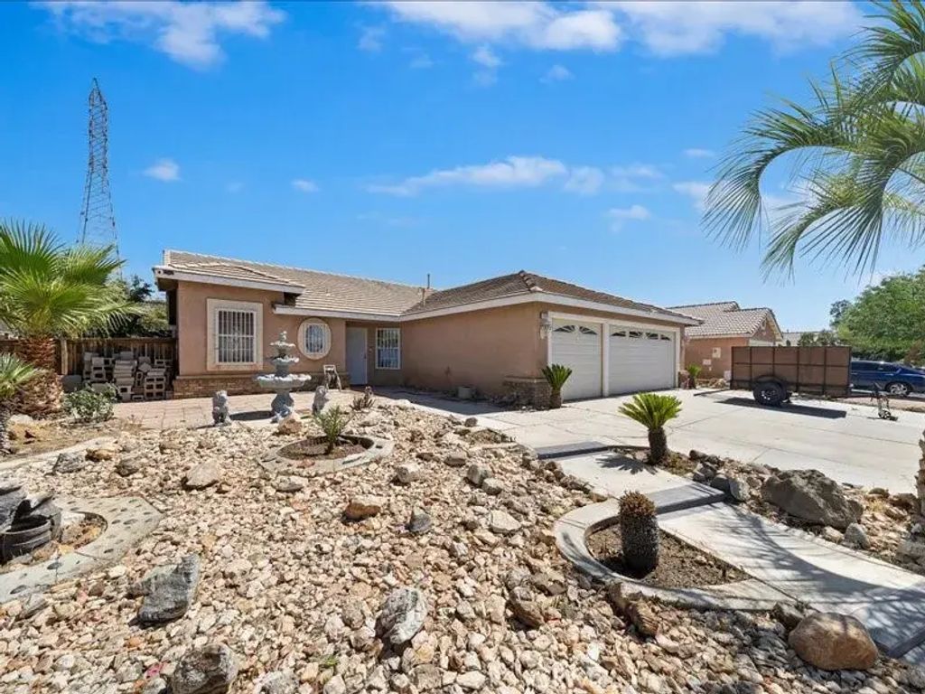 11136 Rosedale, Adelanto