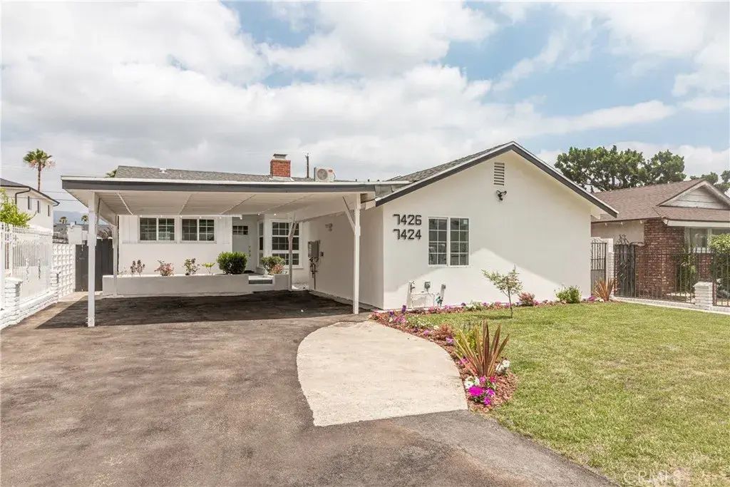 7426 Lemp Avenue, North Hollywood