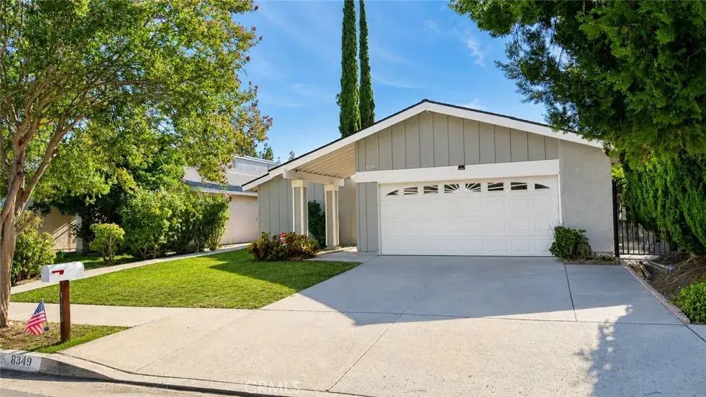 8349 Lurline, Winnetka