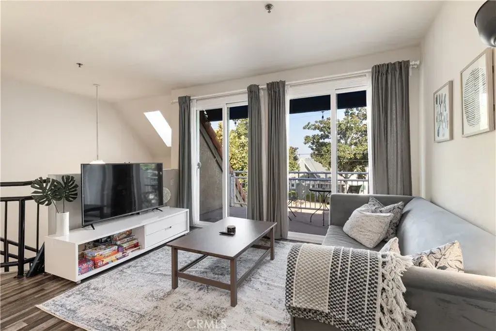 801 S 2nd Street 4, Alhambra