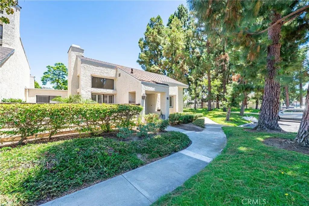 31 Claret, Irvine