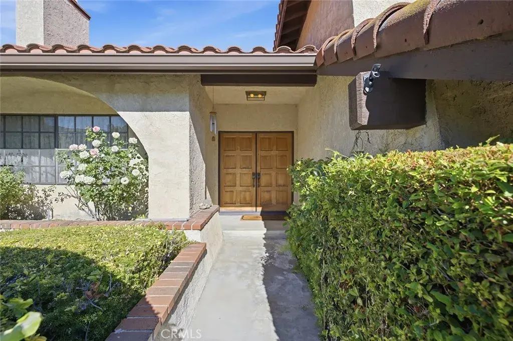 7278 Elmsbury Lane, West Hills