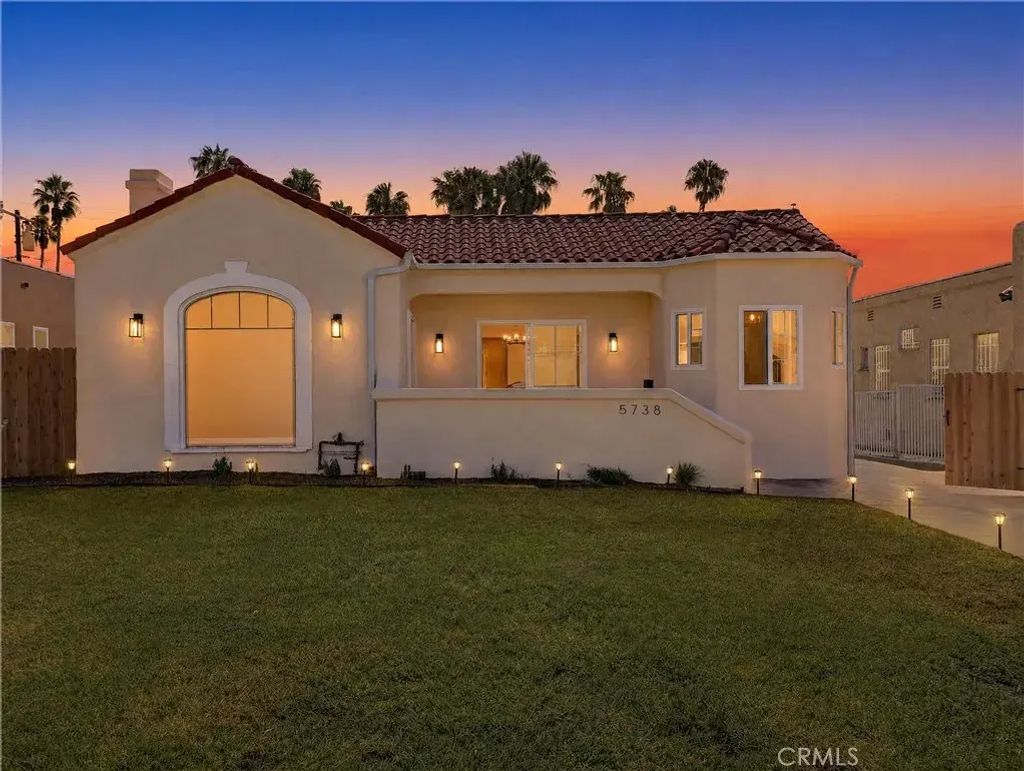 5738 S Mullen Avenue, Los Angeles
