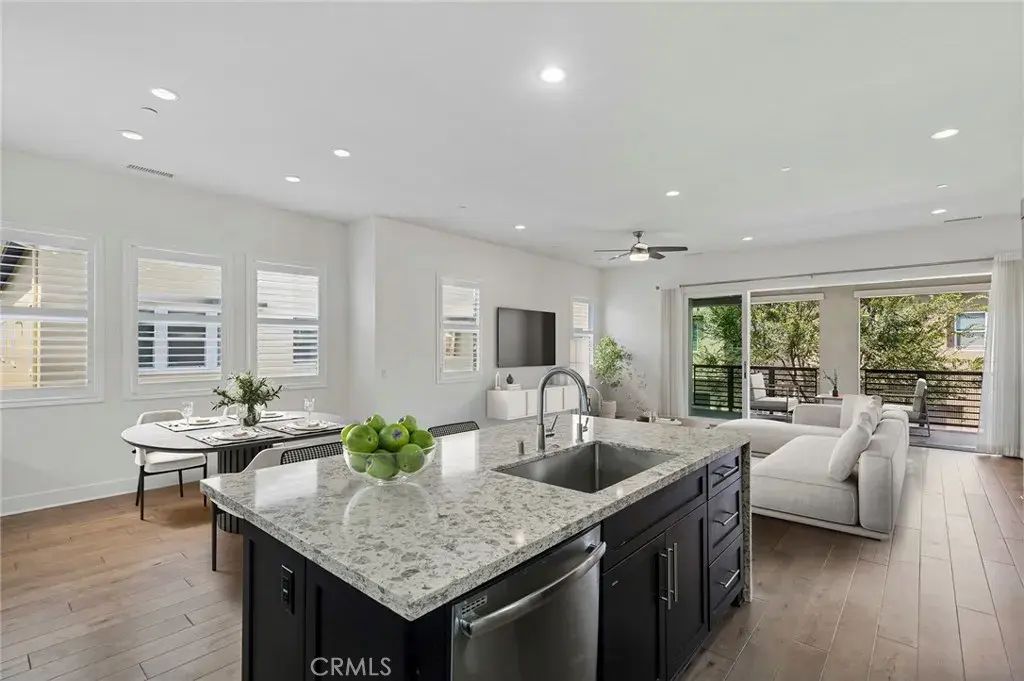 267 Follyhatch, Irvine