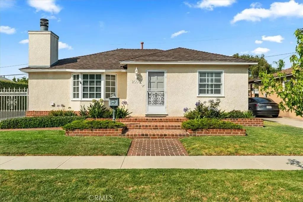 2000 N Britton, Long Beach
